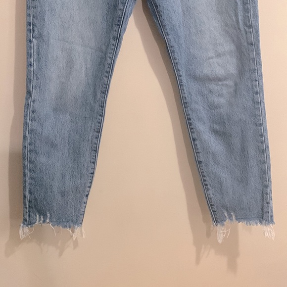 Levi’s | Light Red Tag Button Fly WEDGIE High Rise Raw Hem Jeans Size 27 Classic - Picture 5 of 9